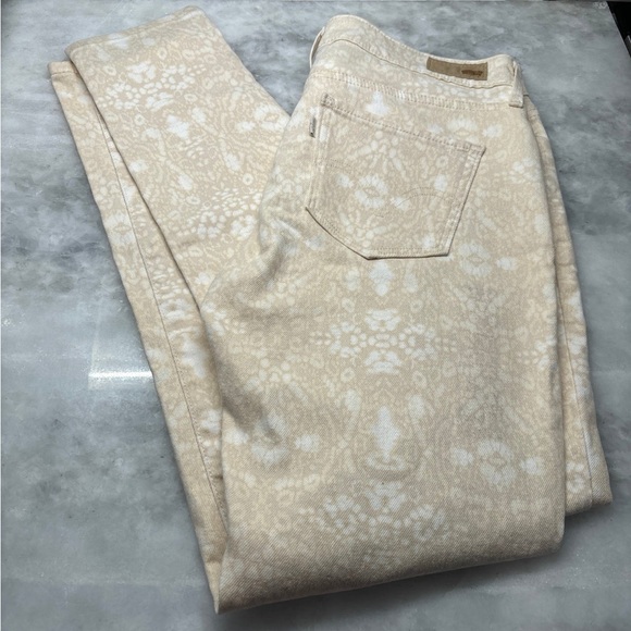 NWT Levi Legging Jeans - White Beige, stretchy. Size 10 FLASH SALE! - Picture 6 of 7